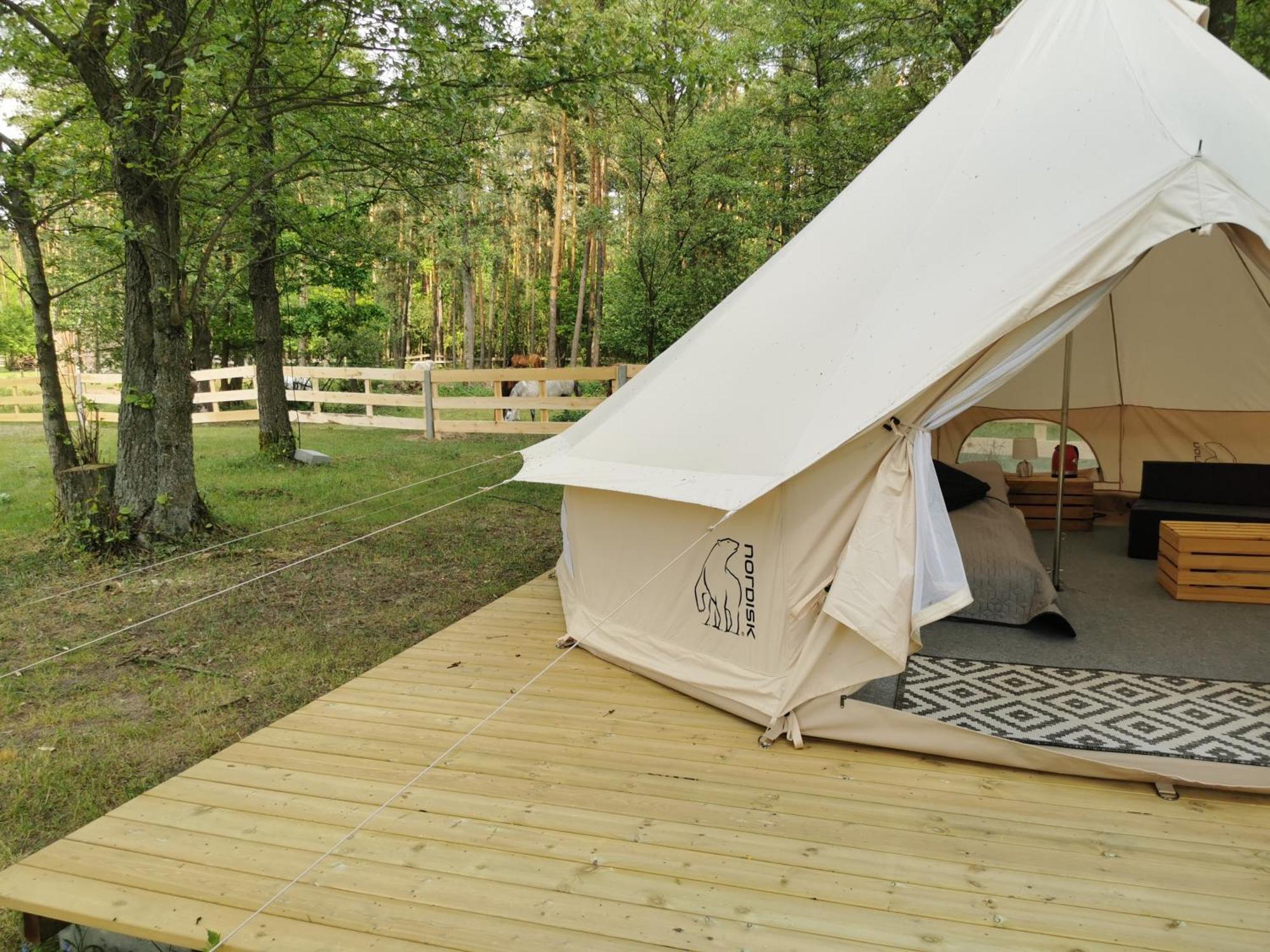 فندق Glamping Kaliska Łochów المظهر الخارجي الصورة