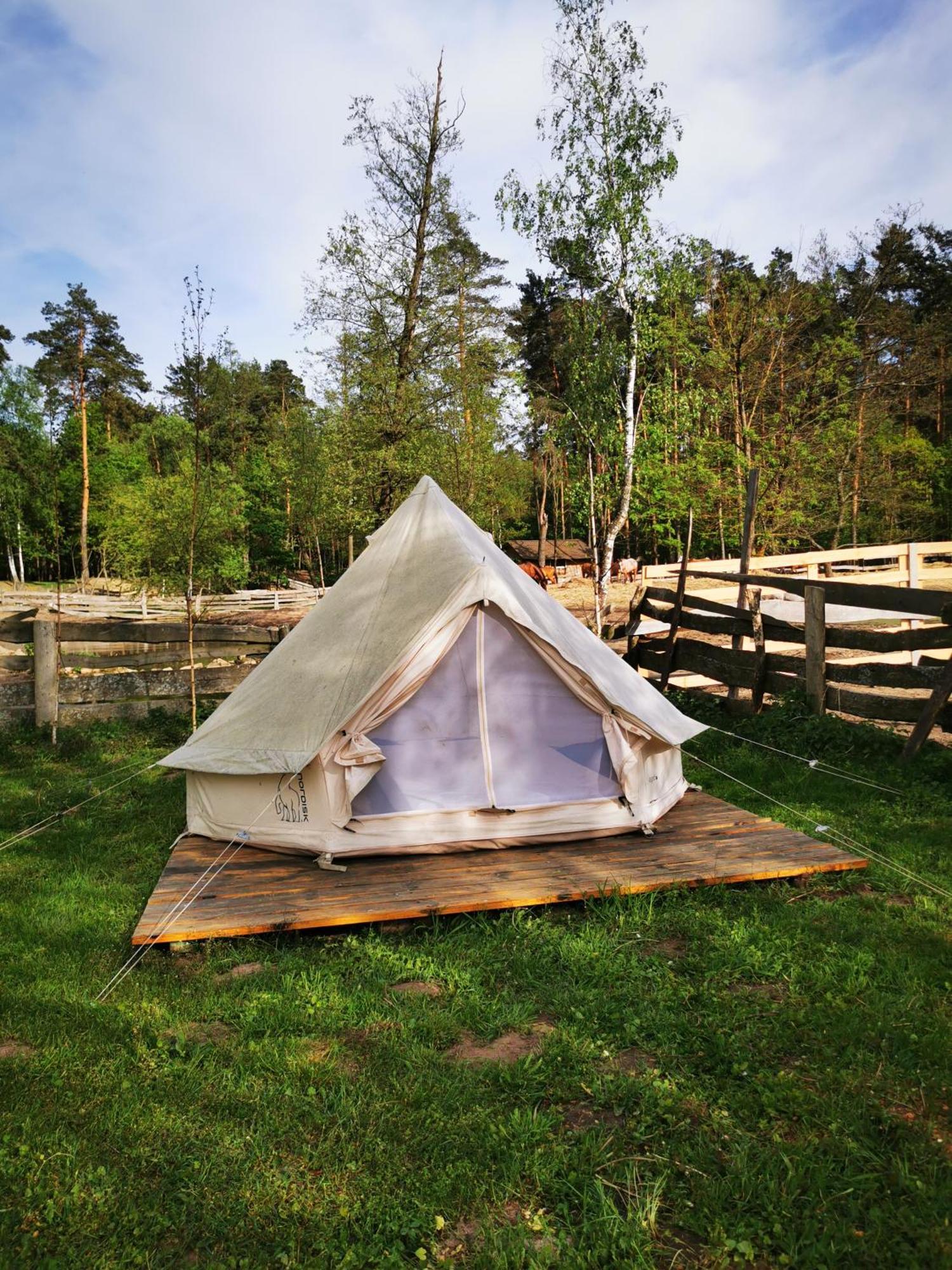 فندق Glamping Kaliska Łochów المظهر الخارجي الصورة